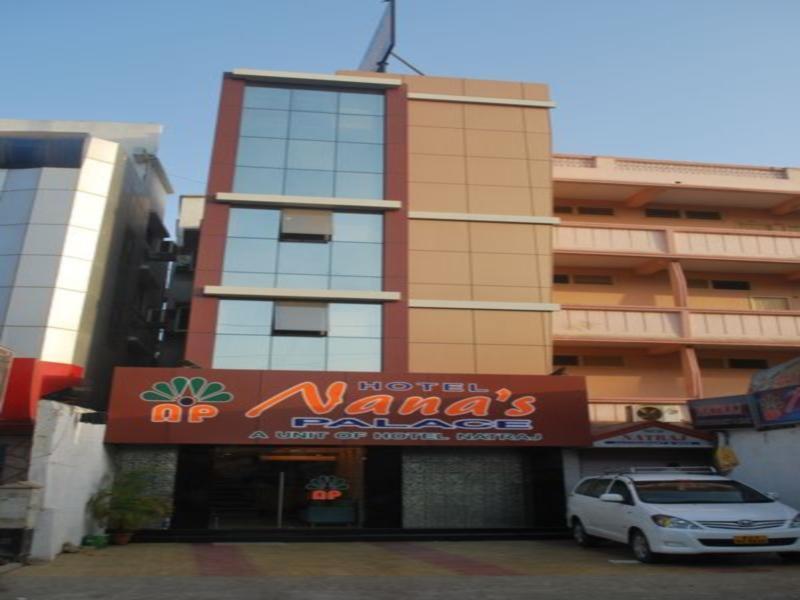 Oyo 17332 Hotel Nana'S Daman Kültér fotó